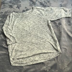 Maurice’s sweater Large, white with gray